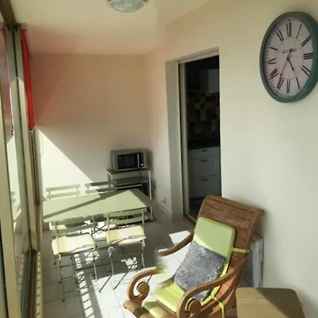 Charming With Terrace And 180 Sea View דירה