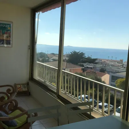 דירה Charming With Terrace And 180 Sea View סיס-פור-לה-פלאז'