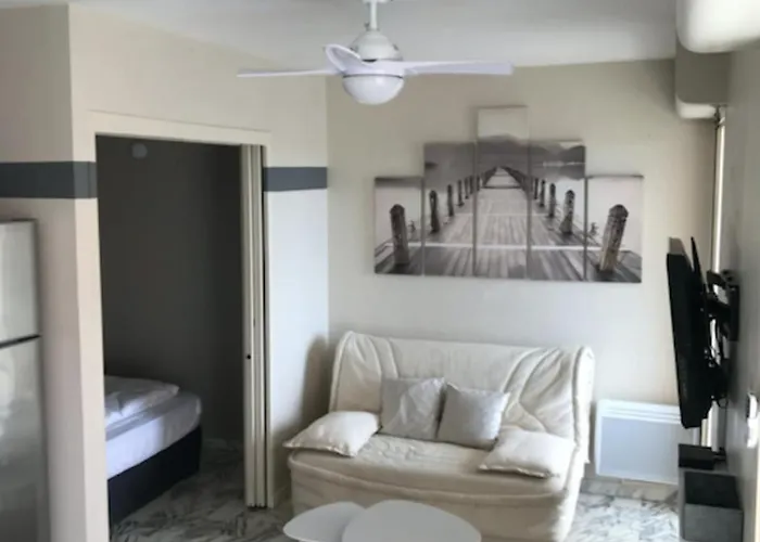 Charming With Terrace And 180 Sea View シス・フール・レ・プラージュ